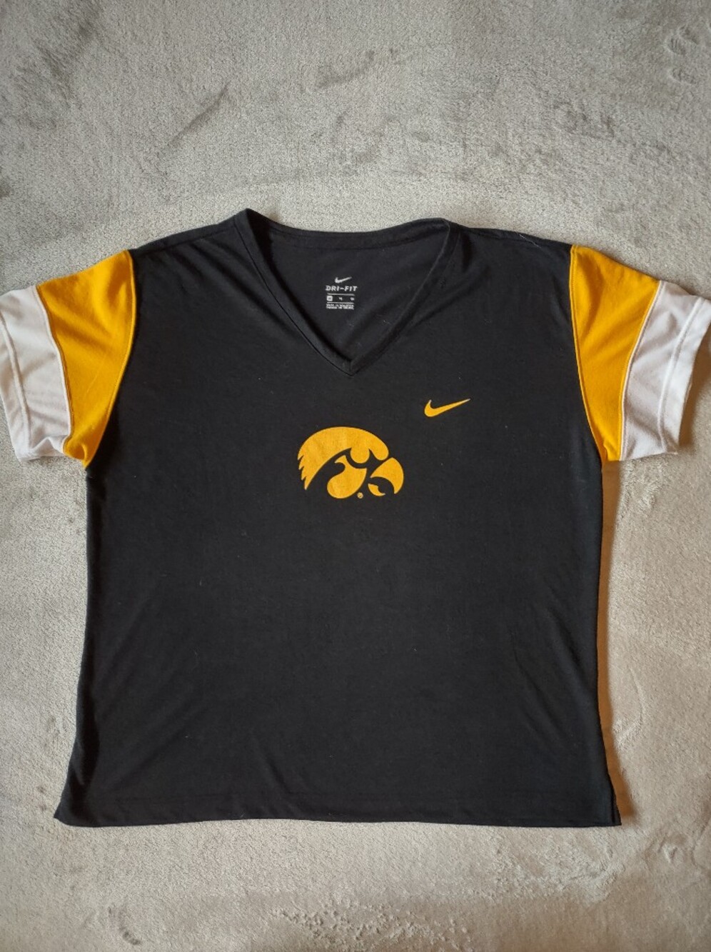 Nike Dri-FIT Iowa Hawkeyes Black Gold Performance Athletic Shirt Men's XL NCAA